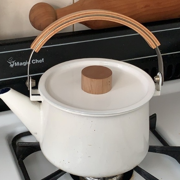 Kaiko Enamel Tea Kettle - Picture 2 of 3